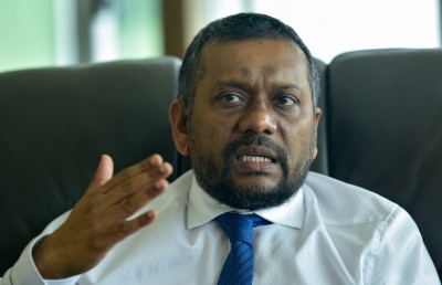މިނިސްޓަރު ފައްޔާޒުގެ އިތުބާރު ނެތްކަމުގެ މައްސަލައެއް މަޖިލީހަށް ވައްދަން ސޮއި ހޯދަނީ