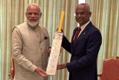 ރާއްޖޭގެ ކުރިކެޓަށް އެހީތެރިވެދޭތީ ސަޗިންގެ ތައުރީފު މޯދީއަށް