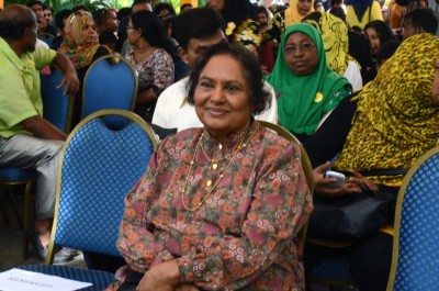 ފޭކް ޓްވިޓާ އެކައުންޓެއް ހަދައިގެން އުޅޭތީ މުއުމިނާ ހަލީމް ހިތްޕުޅު ހަމަޖެހިވަޑައިނުގެން