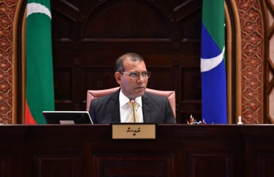 އެލެކްސް އަހުމަދު ބުނަނީ އޭނާއަކީ ރައީސް ނަޝީދު ކަމަށް!