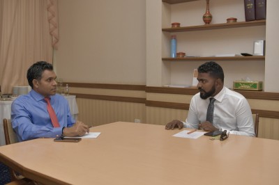ކޮޅުފުށީ ރައްޔިތުންނަށް ދިމާވެފައިވާ މައްސަލަތައް ނާއިބު ރައީސްއާ ހިއްސާކޮށްފި