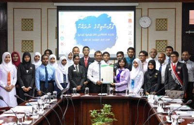 ތިމާވެށީގެ ހިމާޔަތަށް އެދި ސުކޫލު ކުދިން މަޖިލީހަށް އިލްތިމާސެއް!