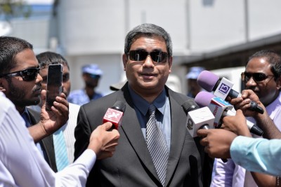 ވަލު ދޮރޯށިން ފަނޑިޔާރުން ވަކިކުރުން ގާނޫނުއަސާސީއާ ހިލާފު: މައުމޫނު ހަމީދު