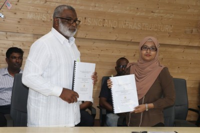 ތިން ރަށެއްގެ ބަނދަރުހަދަން ހެވީ ފޯސް އަށް 92 މިލިއަން ރުފިޔާގެ މަޝްރޫއުއެއް ހަވާލުކޮށްފި