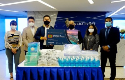 ކްރޮސްރޯޑްސް އިން ރާއްޖެ އަށް ސިއްހީ ސާމާނު ހަދިޔާކޮށްފި