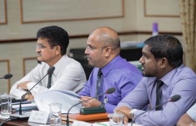 މުންޑޫ ރައްޔިތުންގެ ޕެޓިޝަނުގެ މައްސަލާގައި ދެ މުއައްސަސާ ކޯޅެނީ!