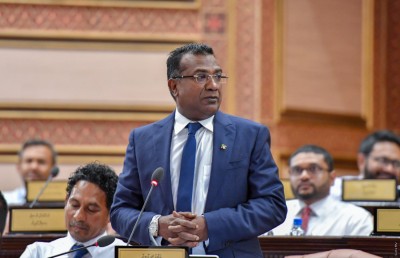 ސުޕްރީމް ކޯޓުގެ ބެންޗުން އަންހެން ފަނޑިޔާރުންނަށް ސްލޮޓް ހާއްސަކުރަން ޖެހޭ: ޖާބިރު