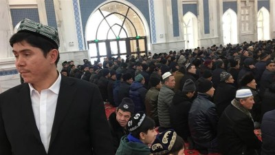 ޗައިނާގެ މުސްލިމް ކުދިން އާއިލާއާ ވަކި ކުރަމުންދާ ކަމަށް ބުނާ ތުހުމަތުތައް ދޮގުކޮށްފި