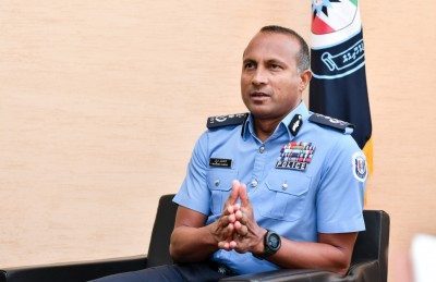 ޓްރެފިކް މައްސަލަ ހައްލުނުކޮށް ޖަހާ ސްޓިކާތަކުން ފުލުހުން ބަދުނާމުވާތީ ސީޕީގެ ކަންބޮޑުވުން