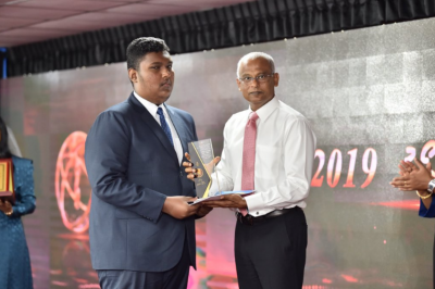 ރިވެލި އެވޯޑް 21 މީހަކަށް ދީފި