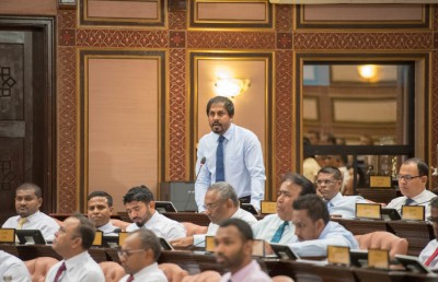 ބޭރުގެ ބޯޓުތައް ރާއްޖެ އައިސް މަސް ގަތުމުގެ ހުއްދަ ދޭން ގޮވާލާ ގަރާރެއް ހުށަހަޅަނީ