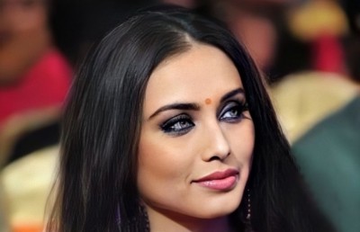 "މަރުދާނީ 2" ގެ ޑައިރެކްޓަރުގެ ތައުރީފު ރާނީ މުކަރްޖީ އަށް