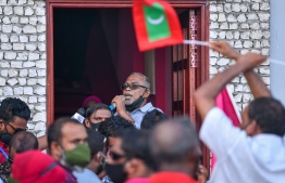 އިދިކޮޅު އެއްވުމުގައި އިސްކޮށް ހުންނެވި ޝުޖާއު ފުލުސް އޮފީހަށް ހާޒިރުކުރަނީ