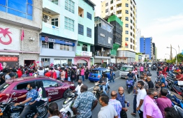 އިދިކޮޅު އެއްވުމުގައި އިސްކޮށް ހުންނެވި ޝުޖާއު ފުލުސް އޮފީހަށް ހާޒިރުކުރަނީ