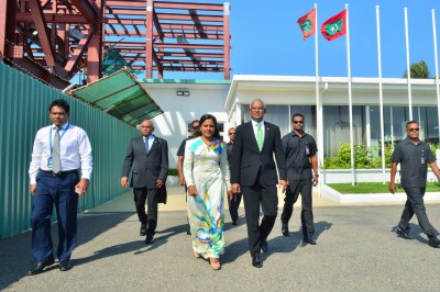 ރައީސް ސޯލިހުގެ ދެ ކަނބަލުން މާދަމާ މޮރިޝަސްއަށް ވަޑައިގަންނަވަނީ