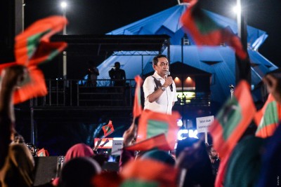 މިނިވަންކަމުގެ ދޮރުގައި ޓަކި އެބަ ޖަހާ، ގޯހެއް ނުހަދާތި: އިދިކޮޅު