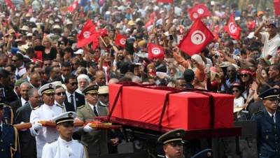 ތޫނިސް ގެ ރައީސް ގެ ޖަނާޒާ ރަސްމީ އިއްޒަތުގައި ބާއްވައިފި