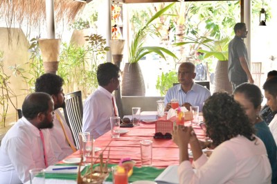 ރައީސް ސޯލިހު ފެހެންދޫގެ ވެރިންނާ ބައްދަލުކުރައްވައިފި