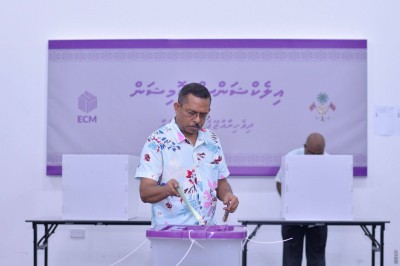ޖޭއެސްސީއަށް ވަކީލަކު އިންތިހާބު ކުރުމުގެ ވޯޓުލުން ފަށައިފި