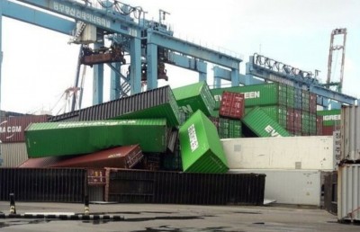 ތޫފާނުގައި ޖެހި 40 ފަޅުވެރިންނާއި 6،000 ގެރިއާ އެކު ކާގޯ ބޯޓު ފެތިއްޖެ