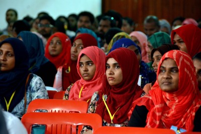 ޓީޗަރުންގެ މުސާރަ ބޮޑުކުރުމަށް އޮނިގަނޑަށް ބަދަލު ގެނެސްފި