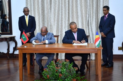އެއްބާރުލުންދިނުމުގެ އެމްއޯޔޫ ތަކެއްގައި ރާއްޖެ-ސީޝެލްސް ސޮއިކޮށްފި