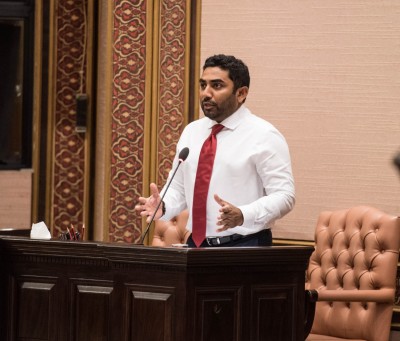 ސިއްހީ ދާއިރާގެ އެންމެ ބޮޑު ގޮންޖެހުމަކީ ޔާމީން ސަރުކާރުންވީ އިހުމާލު: އަމީން