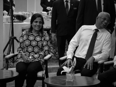 ލަންކާ ދަތުރުފުޅަށްފަހު ރައީސްގެ ދެކަނބަލުން ރާއްޖެ ވަޑައިގެންފި