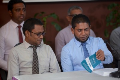 އޮޅުވާލައިގެން ވެމްކޯއަށް ބާ ޓްރަކެއް ގަތުމުން ކުރީގެ އެމްޑީއަށް ދައުވާކުރަނީ