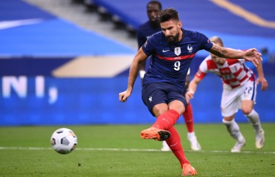 ރޮނާލްޑޯ ގައުމީ ޓީމަށް 100 ގޯލު ހަމަކޮށްފި