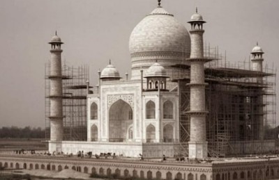 ތާޖު މަހަލް ހެދި އިރުގެ ތަސައްވުރެއް އޭއައި އިން