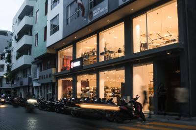 "ދަ ސީން"ގެ ނަން "ސޮނީ ހޯމް" އަށް ބަދަލުކޮށް އަލުން ހުޅުވައިފި