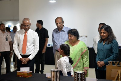 ރާއްޖޭގެ ފުރަތަމަ ގައިނޮކޮލޮޖިސްޓުގެ ޕެއިންޓިން އެގްޒެބިޝަން ރައީސް ހުޅުއްވައިދެއްވައިފި
