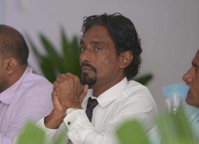 އިތުބާރު ނެތް ކަމުގެ ވޯޓެއް ނަގައި ތިނަދޫ ކައުންސިލްގެ ރައީސް މަގާމުން ވަކިކޮށްފި