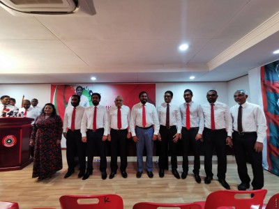 ކުރީގެ ސަރުކާރުގެ އިސްބޭފުޅުންކޮޅެއް ޖޭޕީއަށް ސޮއިކުރައްވައިފި