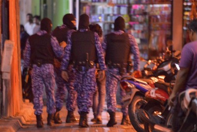 ގުރޫޕު ހަދައިގެން ވަޅިން މާރާމާރީ ހިންގަން އުޅުމުގެ ތުހުމަތުގައި 4 ޒުވާނުން ބަންދުކޮށްފި