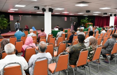 މާދަމާ އިން ފެށިގެން ގޮވާމުން ޒަކާތް ބަހަނީ