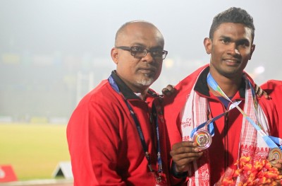 ފުޓްބޯޅަ ކުޅުންތެރިން ދުވާ ޓްރެކަށް: އެންމެ ކުރީގައި ދަގަނޑޭ