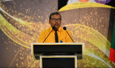 ބޮޑު ޓީޗަރުގެ މަރު: ތިޔަ ދަނީ އެންމެން ރޮއްވާފައި!