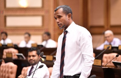 ރައީސަކީ ފައިސަލްތޯ ސުވާލު އުފައްދައި ހުށަހެޅި ގަރާރު ބޭރުކޮށްލައިފި