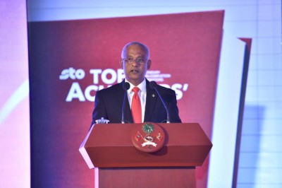 ދަރިވަރުން ވަކި ރޮނގަކުން ކުރިއަށްދާން މަޖުބޫރުކޮށްގެން ނުވާނެ: ރައީސް