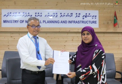 107 މިލިއަން ރުފިޔާގެ ތިން މަޝްރޫއުއެއްގައި ސޮއިކޮށްފި