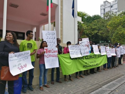 ރާއްޖޭގެ ތިން ސިޓީގައިވެސް ބުރާސްފަތި ދުވަހު މޫސުމާ ބެހޭ ހަޅުތާލު ކުރަނީ