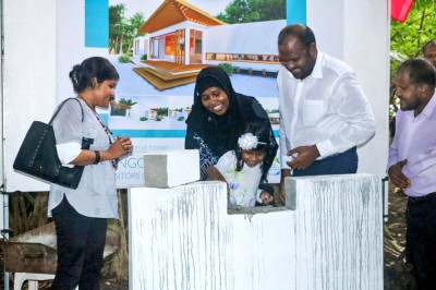 އަނގޮޅިތީމު ޓޫރިސްޓް ވިޒިޓާ ސެންޓަރުގެ ބިންގާ އަޅައިފި