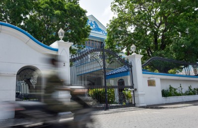 ސަރުކާރު ކުންފުނިތަކުގެ މުވައްޒަފުންނަށް ވެސް ގާނޫނުލް އުގޫބާތުގެ ދަށުން ކޮރަޕްޝަންގެ ދައުވާ ކުރެވޭނެ: ސުޕްރީމް ކޯޓް