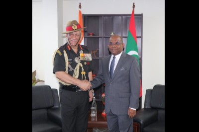 މިނިސްޓަރު ޝާހިދުގެ އަރިހަށް އިންޑިއާ ސިފައިންގެ ވެރިޔާ ޒިޔާރަތްކުރައްވައިފި