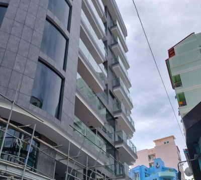 ހެންވޭރުގައި ހަދަމުން ދިޔަ އިމާރާތަކުން ބިއްލޫރިގަނޑެއް ވެއްޓިއްޖެ