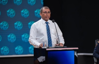 ޓޫރިޒަމުން މަންފާ ލިބޭނީ ދިވެހިން ވެރިންނަށް ވެގެން: ޑރ. މައުސޫމް