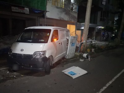 ގަވާއިދާ ޚިލާފު ބިދޭސީއަކު އެކްސިޑެންޓް ވުމުން ފިލަން މަސައްކަތް ކޮށްފި