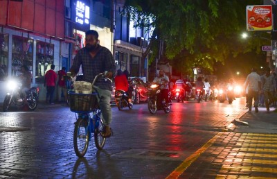 ލުއި ދީ، ރޭގަނޑު 10 ޖަހަންދެން ވެހިކަލް ދުއްވޭގޮތަށް ބަދަލުކޮށްފި